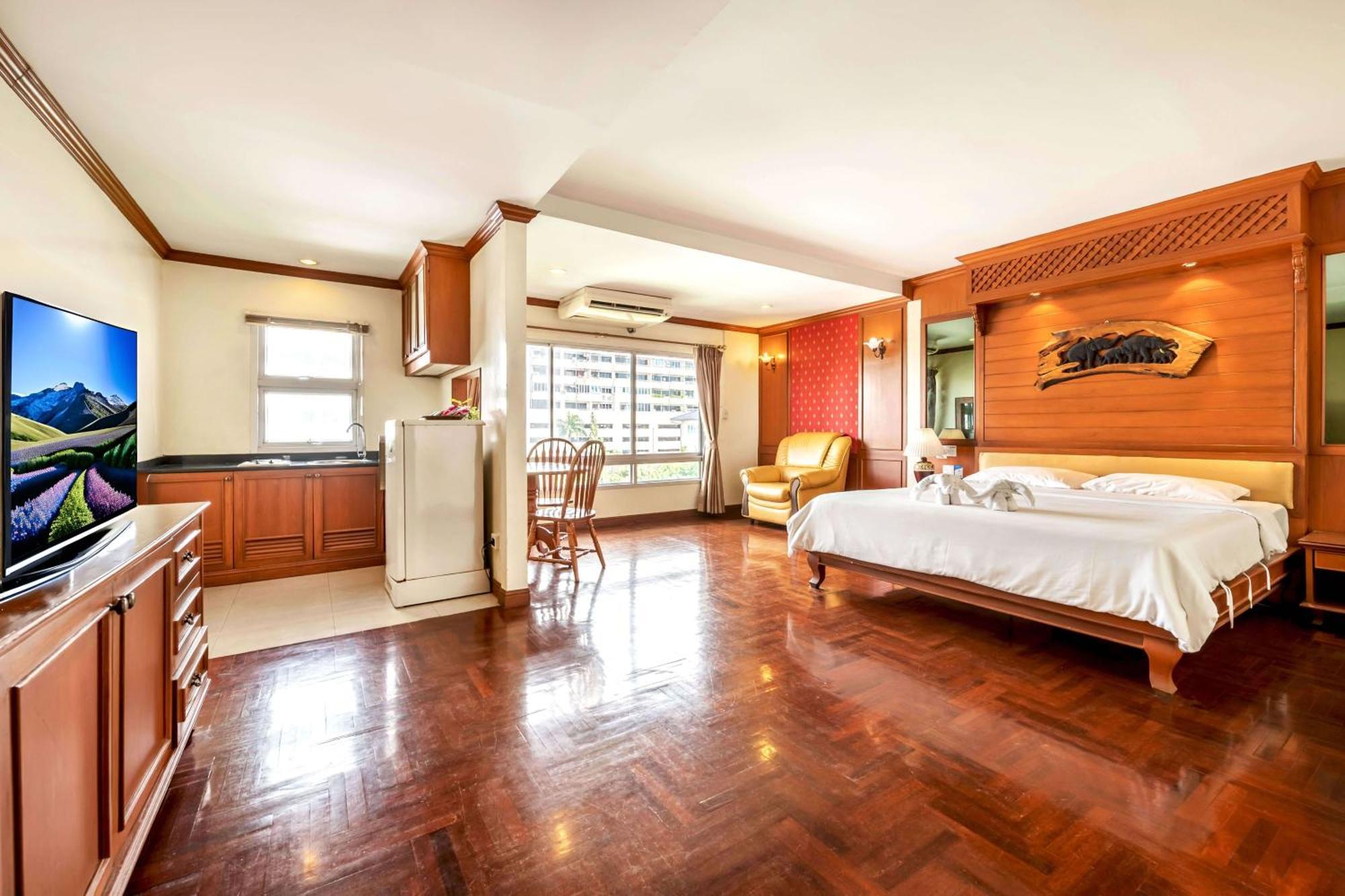 Studio Suite By Royal Ivory Nana Μπανγκόκ Εξωτερικό φωτογραφία